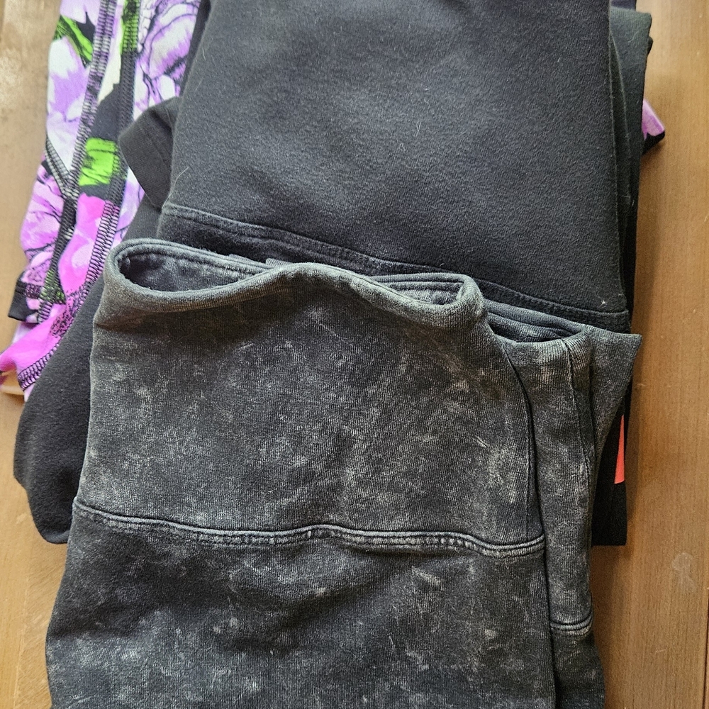 PINK Victoria's Secret Black Leggings And Floral...lot Of 3 Medium